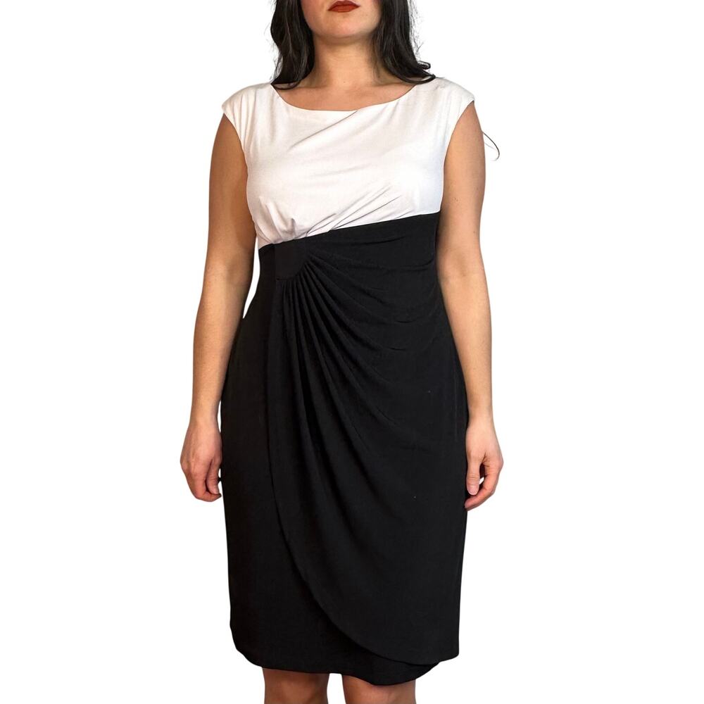 Connected Apparel White & Black Colorblock Sheath Dress
